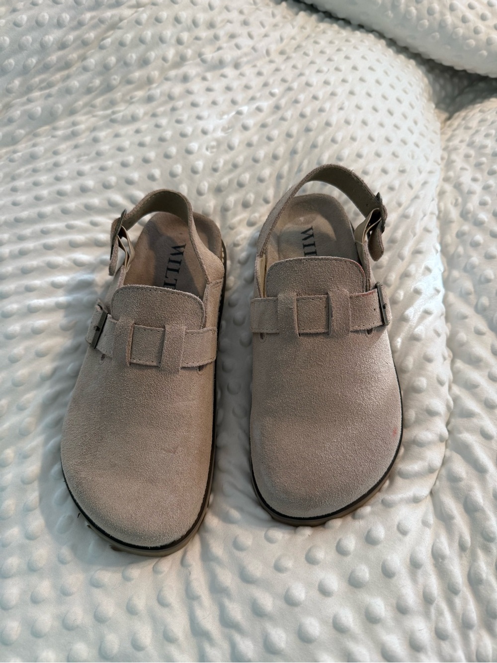 Clogs/mules perfect for Fall!